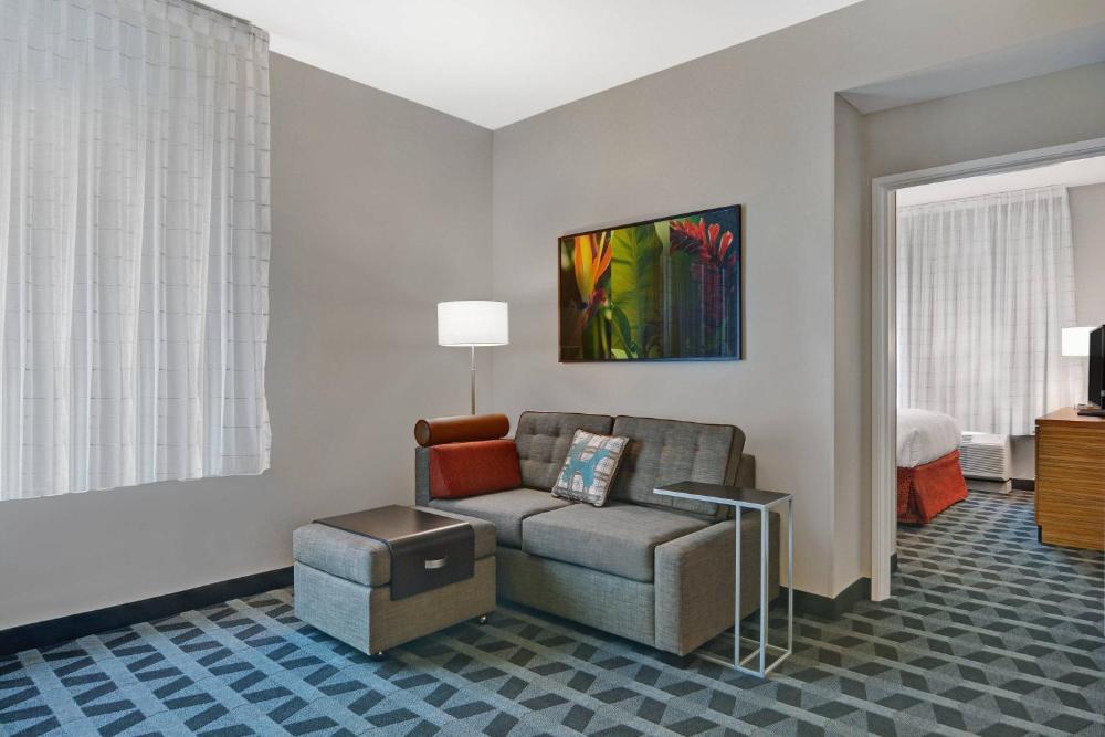 1 Bedroom Suite, 1 Queen, Sofa bed interior